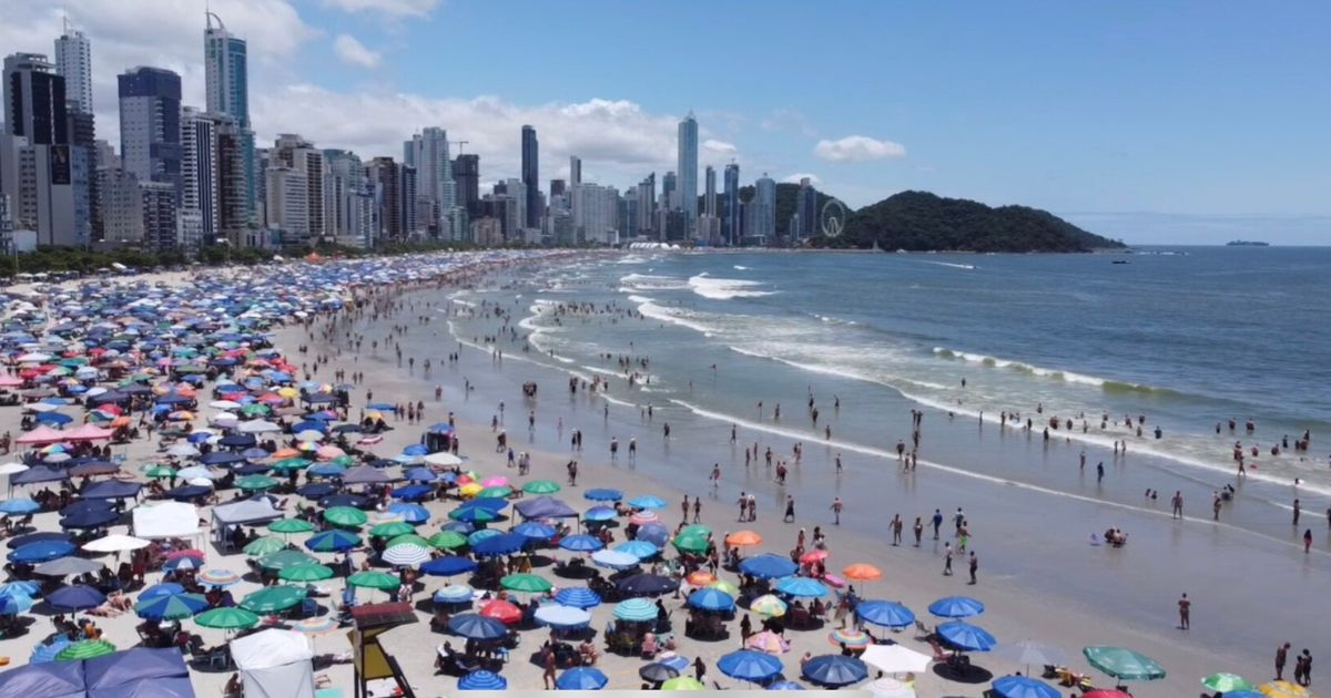 Praia Central De Balne Rio Cambori Tem Quatro Pontos Impr Prios Para