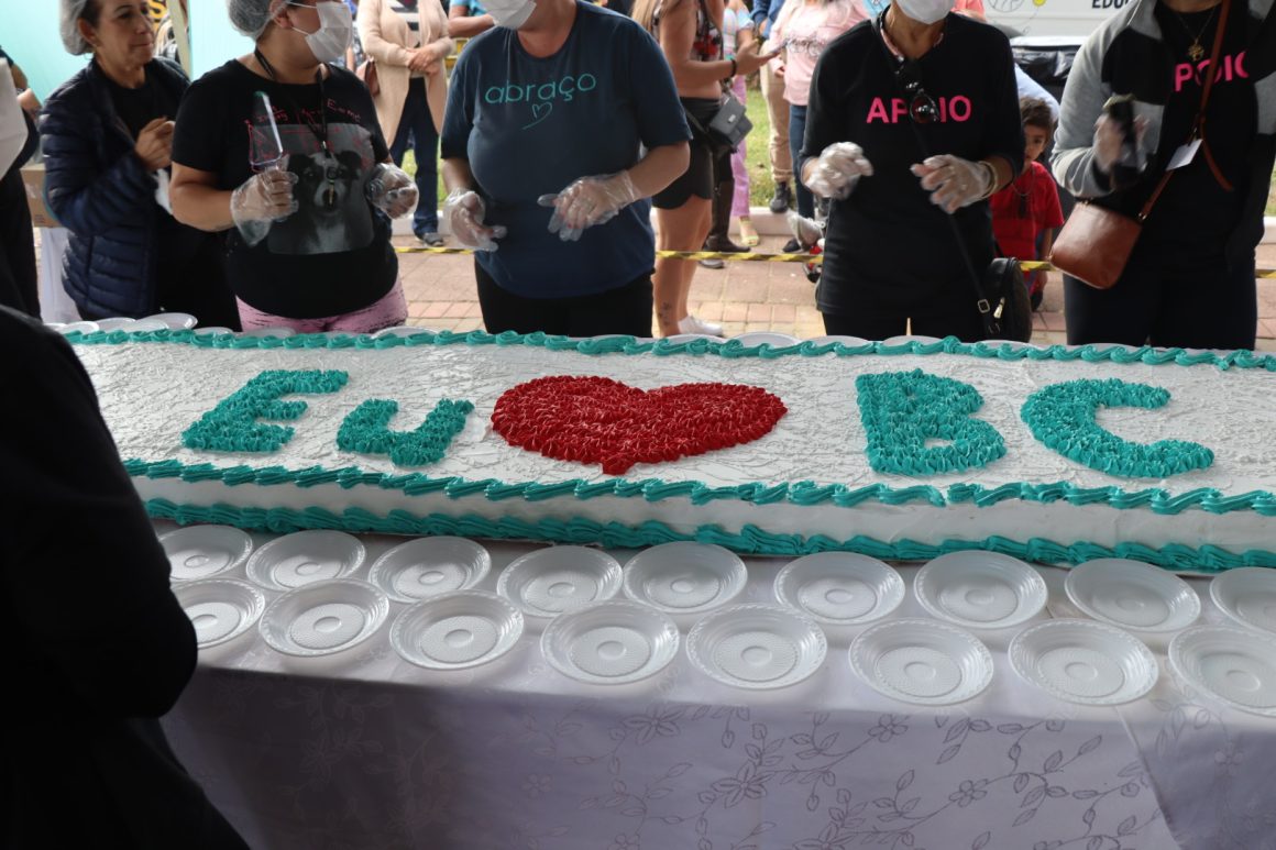 Comunidade celebra os 59 anos de BC com mais de 25 mil fatias de bolo