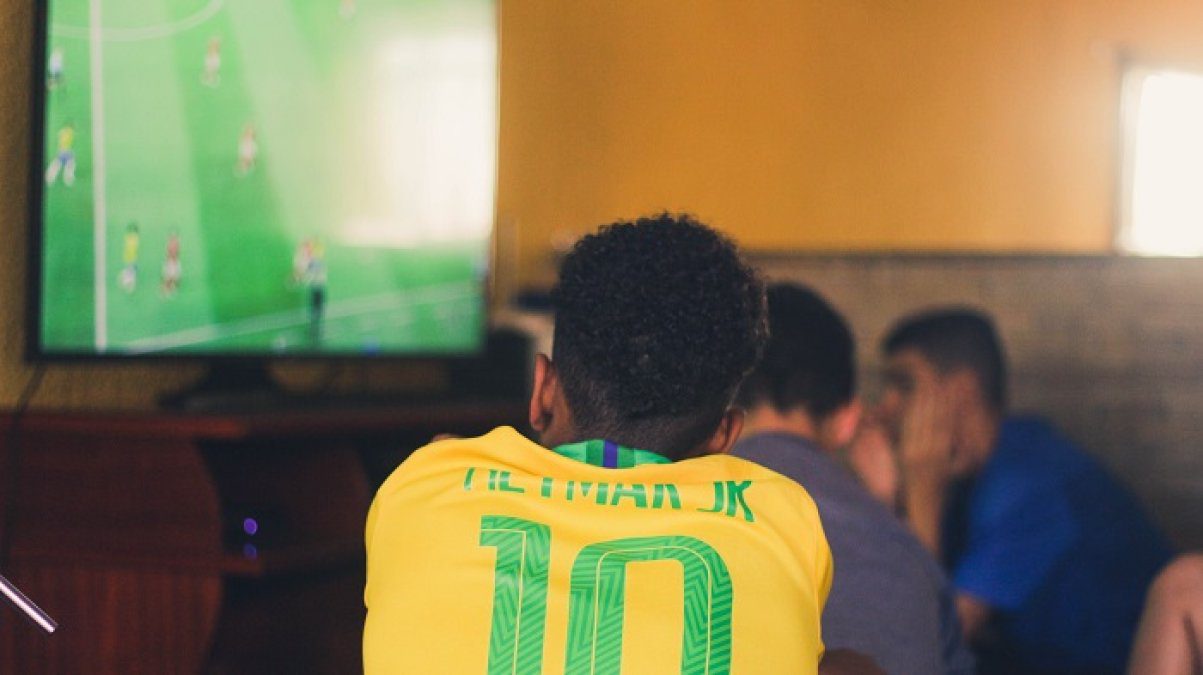 Primeiro jogo do Brasil é quinta-feira: saiba onde assistir em Balneário  Camboriú e região