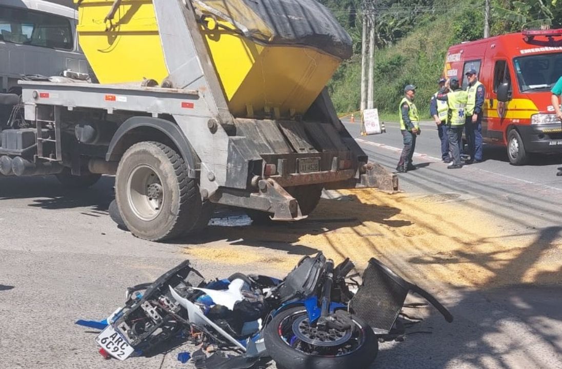 Jovem morre ao cair de motocicleta em trilha no Norte Catarinense